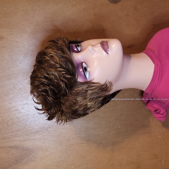 Short Brown / Blonde Spiky Wig - Picture 3 of 6